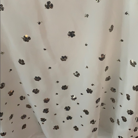 H&M white sheer flowy top with sequin pattern - Picture 5 of 6